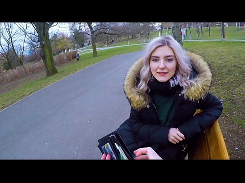 ❤️ Prehltne cudzincovo horúce semeno za peniaze - fajčenie v parku Eva Elfie ❤ Porno video na nás ﹏